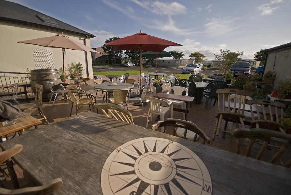 Beach Hotel & Restaurant Downings Kültér fotó